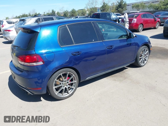 2011 Volkswagen GTI w/Sunroof & Navi PZEV z VIN WVWGD7AJ9BW104487, wystawiony jako IAAI lot #41702023 z przebiegiem 127 706 mil mil oraz . Historia ofert i sprzedaży dostępna na DreamBid. Obrazek 4.