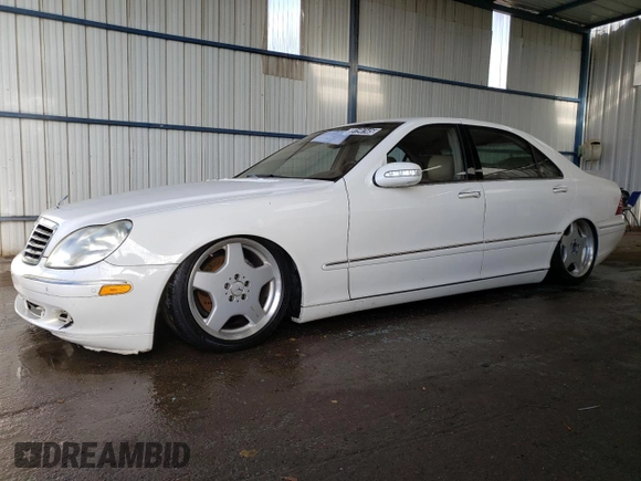 2005 Mercedes-Benz S-Class 5.0L with VIN WDBNG75J85A447977, listed as a Copart auction lot 89194145 with 158,851 mi miles and Clean Title. Bid and sale history available at carsss.com. Image 1.