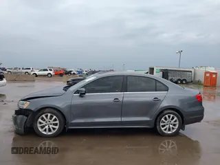 2013 Volkswagen Jetta SE with VIN 3VWDX7AJ1DM443139, listed as a IAAI auction lot 42471738 with 77,578 mi miles and . Bid and sale history available at DreamBid. Image 14.