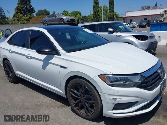 2020 Volkswagen Jetta S z VIN 3VWC57BU5LM080448, wystawiony jako IAAI lot #42267311 z przebiegiem 64 301 mil mil oraz . Historia ofert i sprzedaży dostępna na DreamBid. Obrazek 1.