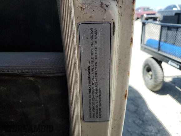 1971 Volkswagen Beetle с VIN 1112125854, выставлен на аукционе Copart как лот 57725065 с пробегом 87 888 миль миль и Чистый • Clean title. История ставок и продаж доступна на DreamBid. Изображение 12.