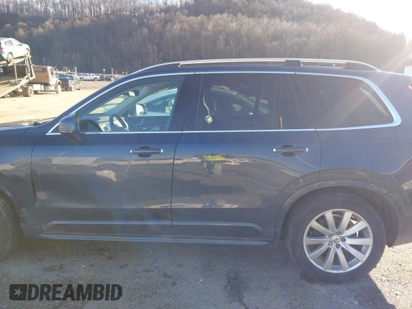 2019 Volvo XC90 Momentum with VIN YV4A22PK6K1495557, listed as a IAAI auction lot 41053269 with 58,828 mi miles. Bid and sale history available at carsss.com. Image 14.