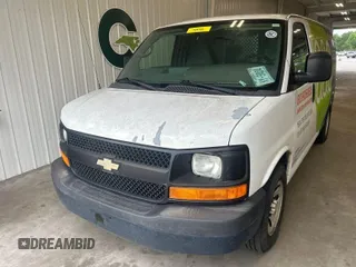 2012 Chevrolet Express Cargo z VIN 1GCSGAFXXC1186613, wystawiony jako IAAI lot #42529738 z przebiegiem 298 069 mil mil oraz . Historia ofert i sprzedaży dostępna na DreamBid. Obrazek 1.