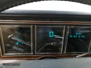1988 Lincoln Town Car with VIN 1LNBM81F2JY754921, listed as a Copart auction lot 76236564 with 593,215 mi miles and Salvage Title. Bid and sale history available at carsss.com. Image 9.