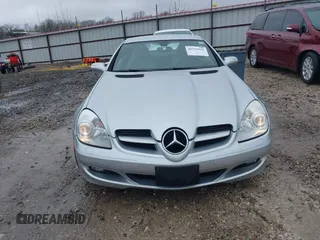 2005 Mercedes-Benz SLK 230/320 z VIN WDBWK56FX5F075529, wystawiony jako IAAI lot #41535391 z przebiegiem 104 792 mil mil oraz . Historia ofert i sprzedaży dostępna na DreamBid. Obrazek 12.