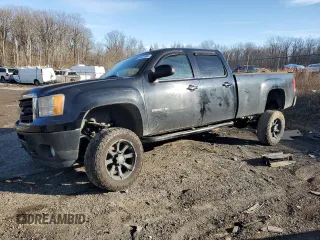 2011 GMC Sierra 2500HD SLT z VIN 1GT121E8XBF127762, wystawiony jako Copart lot #85127484 z przebiegiem 90 453 mil mil oraz Szkoda całkowita • Salvage title. Historia ofert i sprzedaży dostępna na DreamBid. Obrazek 1.