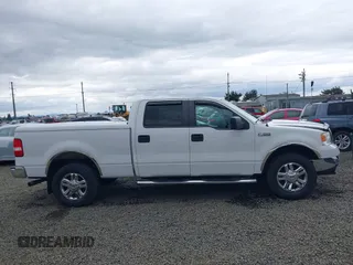 2008 Ford F-150 XLT z VIN 1FTPW14V08FB47808, wystawiony jako IAAI lot #42328220 z przebiegiem 155 498 mil mil oraz . Historia ofert i sprzedaży dostępna na DreamBid. Obrazek 13.