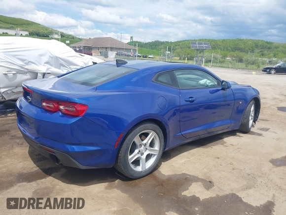 2019 Chevrolet Camaro 1LT z VIN 1G1FB1RX7K0151147, wystawiony jako IAAI lot #42179932 z przebiegiem 51 561 mil mil oraz . Historia ofert i sprzedaży dostępna na DreamBid. Obrazek 4.