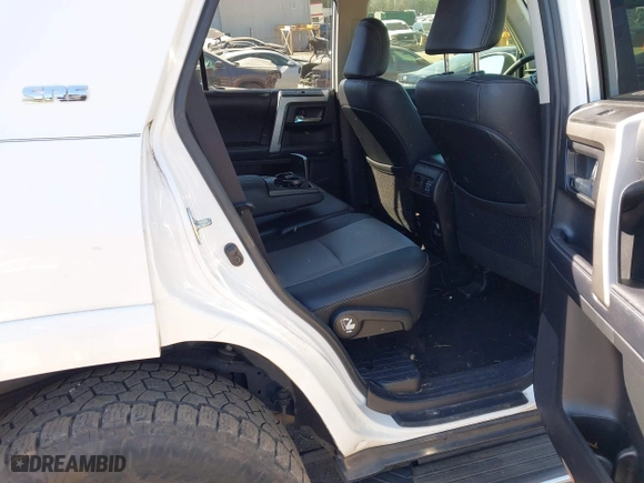2019 Toyota 4Runner SR5 with VIN JTEZU5JR4K5209166, listed as a IAAI auction lot 41667608 with 61,507 mi miles. Bid and sale history available at carsss.com. Image 8.