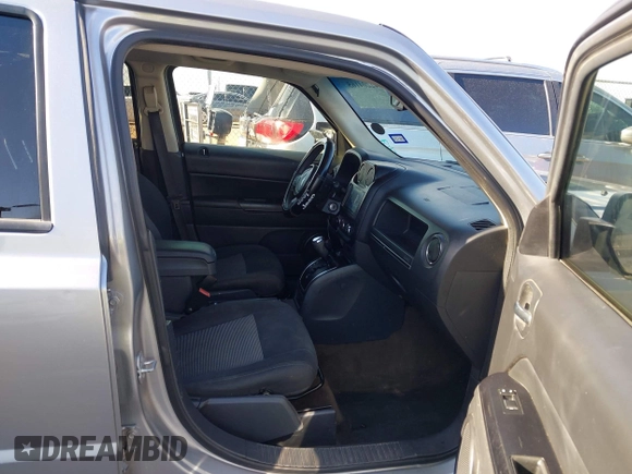 2016 Jeep Patriot Sport with VIN 1C4NJRBBXGD741510, listed as a IAAI auction lot 42204165 with 121,007 mi miles and . Bid and sale history available at DreamBid. Image 5.