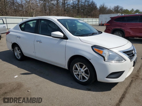 2015 Nissan Versa SV z VIN 3N1CN7AP3FL827086, wystawiony jako Copart lot #54110215 z przebiegiem 96 577 mil mil oraz Czysty tytuł • Clean title. Historia ofert i sprzedaży dostępna na DreamBid. Obrazek 4.