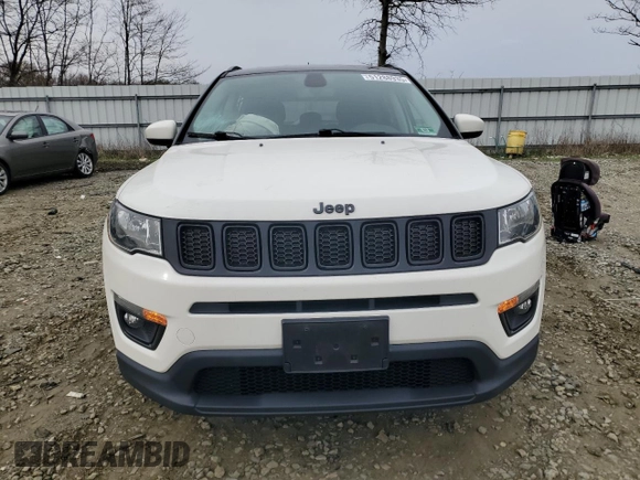 2018 Jeep Compass Latitude with VIN 3C4NJDBB0JT453466, listed as a Copart auction lot 51288935 with 94,886 mi miles and Salvage Title. Bid and sale history available at DreamBid. Image 5.
