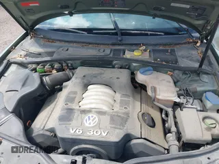 2002 Volkswagen Passat GLX z VIN WVWTH63B52P177417, wystawiony jako IAAI lot #42431837 z przebiegiem 239 788 mil mil oraz . Historia ofert i sprzedaży dostępna na DreamBid. Obrazek 10.