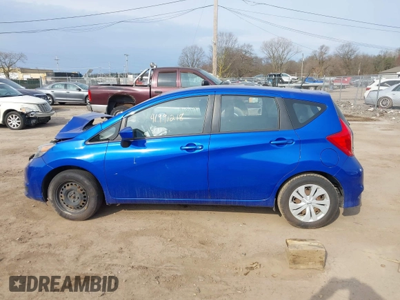 2017 Nissan Note SV z VIN 3N1CE2CP5HL357520, wystawiony jako IAAI lot #41991218 z przebiegiem 106 539 mil mil oraz . Historia ofert i sprzedaży dostępna na DreamBid. Obrazek 14.
