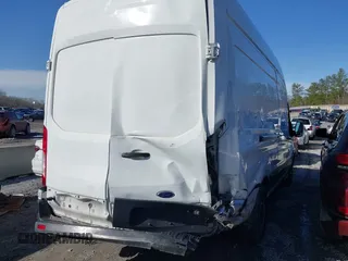 2018 Ford Transit with VIN 1FTYR3XM4JKA16579, listed as a IAAI auction lot 41560447 with 200,343 mi miles. Bid and sale history available at carsss.com. Image 4.