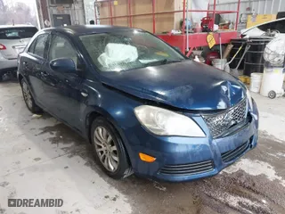 2010 Suzuki Kizashi SE with VIN JS2RE9A31A6101333, listed as a IAAI auction lot 41211872 with 208,267 mi miles. Bid and sale history available at carsss.com. Image 1.