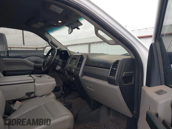 2019 Ford F-250 XL with VIN 1FT7W2A64KEE32821, listed as a IAAI auction lot 42628595 with 264,682 mi miles and . Bid and sale history available at DreamBid. Image 5.