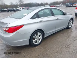 2013 Hyundai Sonata Limited with VIN 5NPEC4AC0DH732425, listed as a IAAI auction lot 42030047 with 109,241 mi miles and . Bid and sale history available at DreamBid. Image 4.