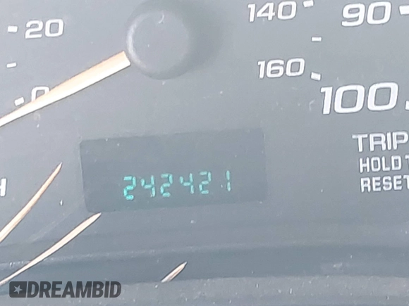 2005 Chevrolet Express Cargo with VIN 1GCFG15X351206710, listed as a IAAI auction lot 40946502 with 242,421 mi miles and . Bid and sale history available at DreamBid. Image 14.