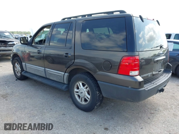 2005 Ford Expedition Special Service with VIN 1FMPU15545LA64184, listed as a IAAI auction lot 42535728 with 190,389 mi miles and . Bid and sale history available at DreamBid. Image 3.