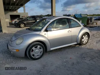 2001 Volkswagen Beetle GLS with VIN 3VWCK21C51M453733, listed as a Copart auction lot 42855835 with 29,310 mi miles and Clean Title. Bid and sale history available at DreamBid. Image 1.