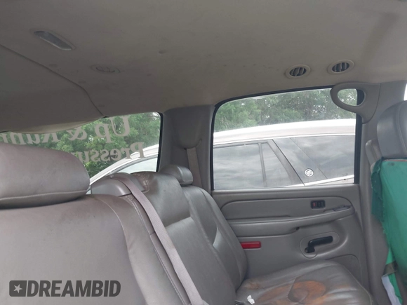 2006 Chevrolet Suburban LS 1WT with VIN 1GNEC16Z76J135382, listed as a IAAI auction lot 42142333 with 224,806 mi miles and . Bid and sale history available at DreamBid. Image 8.