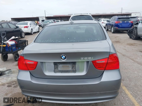 2011 BMW 3 Series 328i z VIN WBAPH7G52BNM56764, wystawiony jako IAAI lot #42325651 z przebiegiem 202 123 mil mil oraz . Historia ofert i sprzedaży dostępna na DreamBid. Obrazek 17.