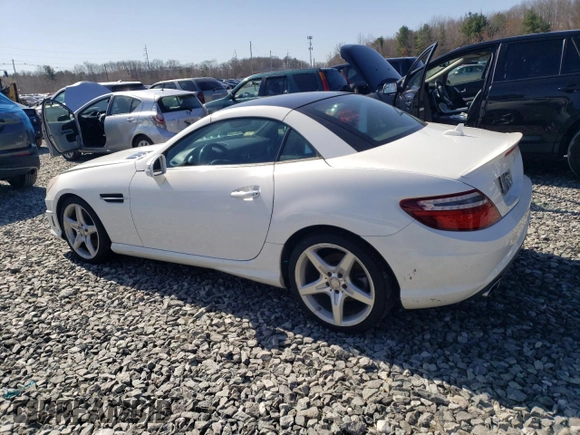 2015 Mercedes-Benz SLK 250 с VIN WDDPK4HA5FF099049, выставлен на аукционе Copart как лот 49161835 с пробегом 93 759 миль миль и Чистый • Clean title. История ставок и продаж доступна на DreamBid. Изображение 2.