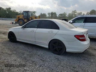 2012 Mercedes-Benz C 300 Sport z VIN WDDGF8BB1CA601416, wystawiony jako Copart lot #60269945 z przebiegiem 195 941 mil mil oraz Czysty tytuł • Clean title. Historia ofert i sprzedaży dostępna na DreamBid. Obrazek 2.