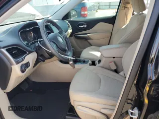 2019 Jeep Cherokee Latitude с VIN 1C4PJLCX0KD366879, выставлен на аукционе Copart как лот 58848825 с пробегом 35 291 миль миль и Списание • Salvage title. История ставок и продаж доступна на DreamBid. Изображение 7.