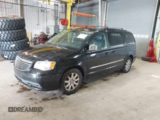 2011 Chrysler Town & Country Touring L z VIN 2A4RR8DG5BR746207, wystawiony jako IAAI lot #42375129 z przebiegiem 226 660 mil mil oraz . Historia ofert i sprzedaży dostępna na DreamBid. Obrazek 2.
