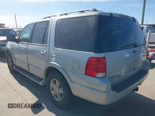 2006 Ford Expedition Limited with VIN 1FMFU19506LA74878, listed as a IAAI auction lot 41238625 with 166,422 mi miles. Bid and sale history available at carsss.com. Image 3.