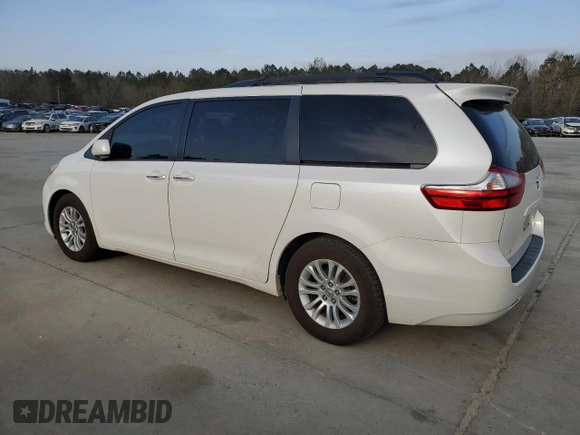 2015 Toyota Sienna XLE z VIN 5TDYK3DC2FS554374, wystawiony jako Copart lot #49789715 z przebiegiem 225 526 mil mil oraz Szkoda całkowita • Salvage title. Historia ofert i sprzedaży dostępna na DreamBid. Obrazek 2.