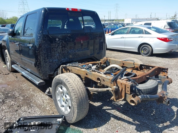 2013 Chevrolet Silverado 1500 LT with VIN 3GCPKSE75DG307515, listed as a IAAI auction lot 41982847 with 178,892 mi miles. Bid and sale history available at carsss.com. Image 3.
