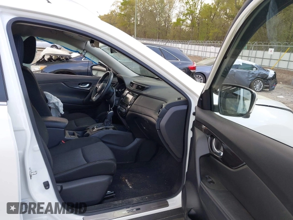 2019 Nissan Rogue SV with VIN JN8AT2MT6KW258099, listed as a IAAI auction lot 41951643 with 38,782 mi miles. Bid and sale history available at carsss.com. Image 5.