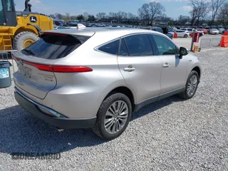 2021 Toyota Venza LE with VIN JTEAAAAH4MJ030822, listed as a IAAI auction lot 41864005 with 6,661 mi miles. Bid and sale history available at carsss.com. Image 4.