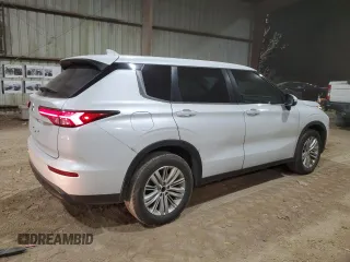 2023 Mitsubishi Outlander ES z VIN JA4J3TA82PZ009848, wystawiony jako Copart lot #82392604 z przebiegiem 52 123 mil mil oraz Szkoda całkowita • Salvage title. Historia ofert i sprzedaży dostępna na DreamBid. Obrazek 3.