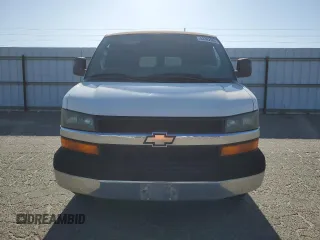2006 Chevrolet Express Passenger z VIN 1GAHG35U361256706, wystawiony jako Copart lot #53382965 z przebiegiem 235 191 mil mil oraz Tytuł czysty. Historia ofert i sprzedaży dostępna na DreamBid. Obrazek 5.