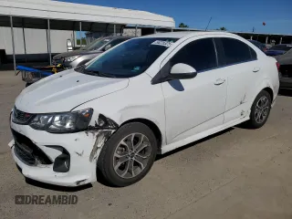 2018 Chevrolet Sonic LT z VIN 1G1JD5SG2J4123673, wystawiony jako Copart lot #56226325 z przebiegiem 73 484 mil mil oraz Szkoda całkowita • Salvage title. Historia ofert i sprzedaży dostępna na DreamBid. Obrazek 1.