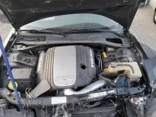 2008 Chrysler 300 C Hemi z VIN 2C3LA63H28H332015, wystawiony jako Copart lot #43583765 z przebiegiem 183 473 mil mil oraz Szkoda całkowita • Salvage title. Historia ofert i sprzedaży dostępna na DreamBid. Obrazek 13.