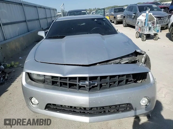 2013 Chevrolet Camaro LT z VIN 2G1FB1E31D9113862, wystawiony jako Copart lot #70308254 z przebiegiem Nie podano mil oraz Szkoda całkowita • Salvage title. Historia ofert i sprzedaży dostępna na DreamBid. Obrazek 11.