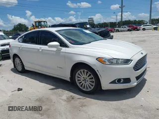 2013 Ford Fusion SE Hybrid с VIN 3FA6P0LU8DR161132, выставлен на аукционе IAAI как лот 42646879 с пробегом 178 516 миль миль и . История ставок и продаж доступна на DreamBid. Изображение 1.