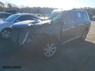 2013 Toyota Highlander with VIN 5TDZK3EH9DS140987, listed as a IAAI auction lot 41012130 with 141,832 mi miles. Bid and sale history available at carsss.com. Image 18.