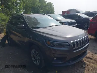 2019 Jeep Cherokee Latitude Plus z VIN 1C4PJLLX3KD110171, wystawiony jako IAAI lot #42495044 z przebiegiem 65 625 mil mil oraz . Historia ofert i sprzedaży dostępna na DreamBid. Obrazek 1.