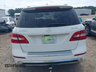 2015 Mercedes-Benz M 350 z VIN 4JGDA5HB8FA555696, wystawiony jako IAAI lot #42156465 z przebiegiem 92 660 mil mil oraz . Historia ofert i sprzedaży dostępna na DreamBid. Obrazek 16.