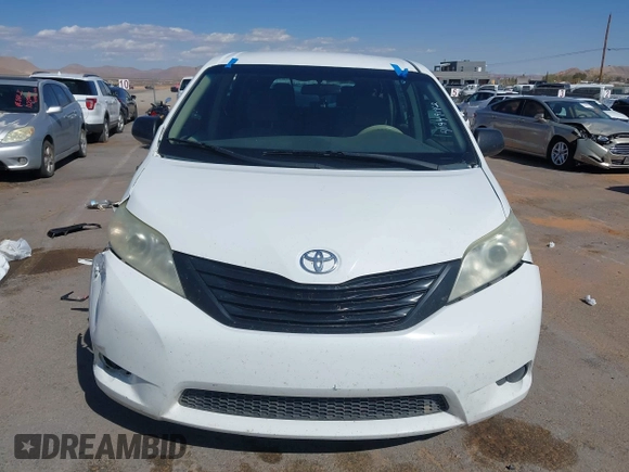 2012 Toyota Sienna z VIN 5TDZK3DCXCS251259, wystawiony jako IAAI lot #41949142 z przebiegiem Nie podano mil oraz . Historia ofert i sprzedaży dostępna na DreamBid. Obrazek 11.