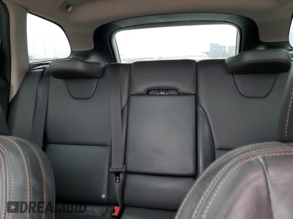 2017 Volvo XC60 Dynamic z VIN YV440MRRXH2107984, wystawiony jako Copart lot #47284055 z przebiegiem 67 043 mil mil oraz Szkoda całkowita • Salvage title. Historia ofert i sprzedaży dostępna na DreamBid. Obrazek 10.