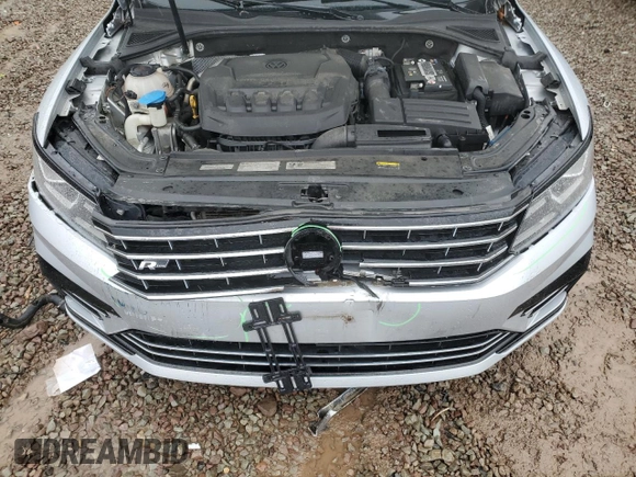 2018 Volkswagen Passat S z VIN 1VWAA7A31JC030768, wystawiony jako Copart lot #57269045 z przebiegiem 88 287 mil mil oraz Szkoda całkowita • Salvage title. Historia ofert i sprzedaży dostępna na DreamBid. Obrazek 11.