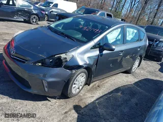 2014 Toyota Prius v Two with VIN JTDZN3EU2E3293170, listed as a IAAI auction lot 41721493 with 186,801 mi miles. Bid and sale history available at carsss.com. Image 17.