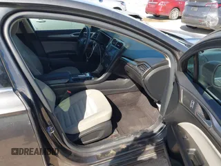 2017 Ford Fusion S with VIN 3FA6P0G72HR140903, listed as a IAAI auction lot 41782272 with 180,064 mi miles. Bid and sale history available at carsss.com. Image 5.